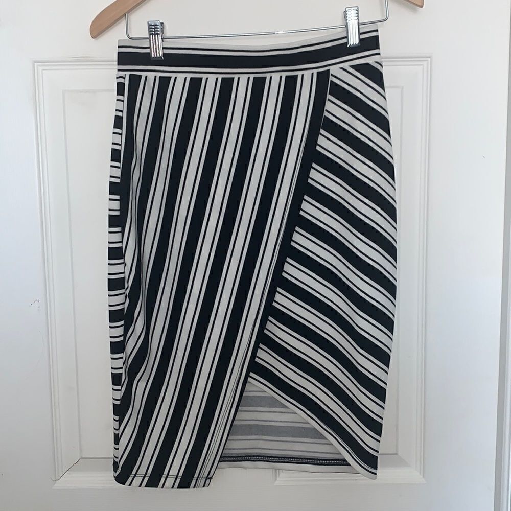 Olivia Blu Striped Tulip Skirt Black White Size S